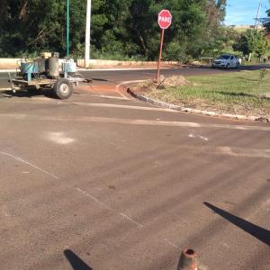 Imagem da notícia LOCAL DE TRÂNSITO INTENSO RECEBE PINTURA DE SOLO