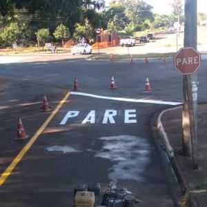 Imagem da notícia LOCAL DE TRÂNSITO INTENSO RECEBE PINTURA DE SOLO