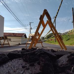 Imagem da notícia ALAMEDA LOURENÇO AVELINO TEM TRECHO INTERDITADO