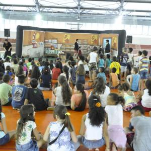 Imagem da notícia Jahu recebe biblioteca itinerante do projeto Livrando