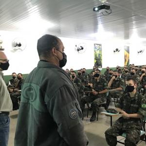 Imagem da notícia AGENTES DE TRÂNSITO MINISTRAM PALESTRA PARA ATIRADORES