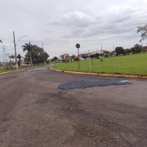 Imagem da notícia PREFEITURA RETOMA SERVIÇO DE 'TAPA BURACO'