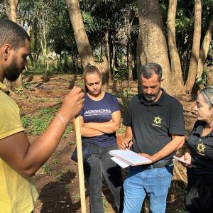 Imagem da notícia MÊS DA ÁRVORE - VISITA E AÇÃO NO HORTO MUNICIPAL