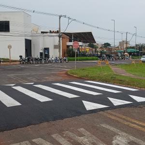 Imagem da notícia PREFEITURA INSTALA NOVAS FAIXAS ELEVADAS NA CIDADE