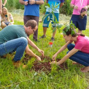 Imagem da notícia PREFEITURA PROMOVE PLANTIO DE ÁRVORES EM PARCERIA COM OS ESCOTEIROS DO AR