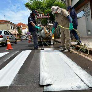 Imagem da notícia TRABALHOS DE RECUPERAÇÃO DA SINALIZAÇÃO DE TRÂNSITO CONTINUAM