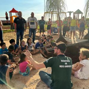 Imagem da notícia PREFEITURA REALIZA PLANTIO DE ÁRVORES NO JARDIM BELA VISTA
