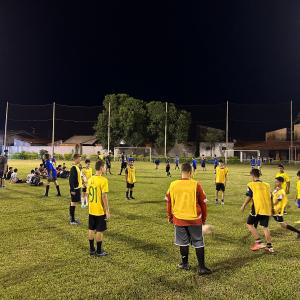 Imagem da notícia PREFEITURA OFERECE AULAS GRATUITAS DE FUTEBOL NO BALNEÁRIO