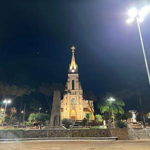 Imagem da notícia PREFEITURA IMPLEMENTA MELHORIAS NA ILUMINAÇÃO DE MAIS PRAÇAS