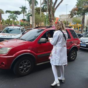 Imagem da notícia MAIO AMARELO: BLITZ EDUCATIVA PROMOVE CONSCIENTIZAÇÃO NO TRÂNSITO