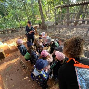 Imagem da notícia CRIANÇAS DO PORTO ALVORADA APRENDEM NO HORTO MUNICIPAL