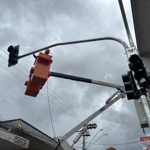 Imagem da notícia PREFEITURA INSTALA MAIS SEMÁFOROS NA CIDADE!