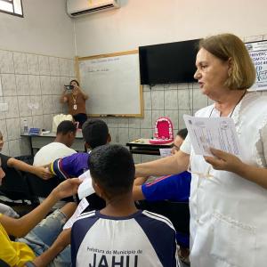 Imagem da notícia SAÚDE BUCAL: MENINOS E MENINAS RECEBEM KITS DE HIGIENE