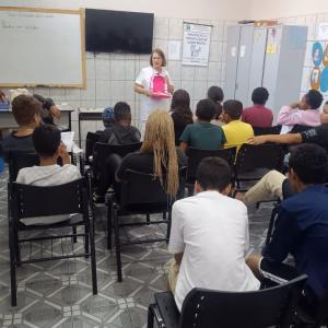 Imagem da notícia SAÚDE BUCAL: MENINOS E MENINAS RECEBEM KITS DE HIGIENE