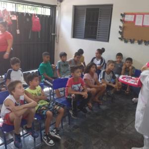 Imagem da notícia CRIANÇAS APRENDEM SOBRE SAÚDE BUCAL E GANHAM KIT DE HIGIENE