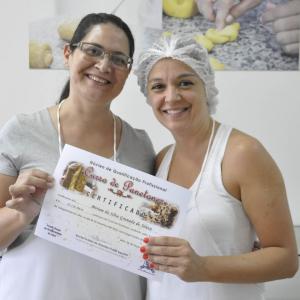 Imagem da notícia Centro Dia do Idoso recebe Papai Noel