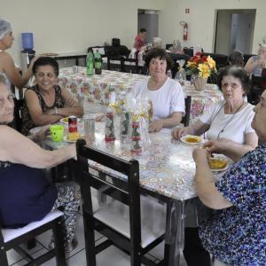 Imagem da notícia Centro Dia do Idoso recebe Papai Noel