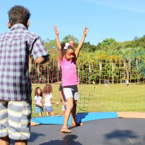 Imagem da notícia Ação comunitária, com recreação e brinquedos infláveis no Parque do Rio Jahu - FOTOS