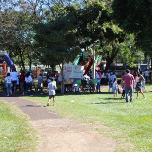 Imagem da notícia Ação comunitária, com recreação e brinquedos infláveis no Parque do Rio Jahu - FOTOS