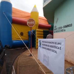 Imagem da notícia Prefeitura de Jahu traz cinema itinerante em comemoração ao aniversário da cidade - FOTOS