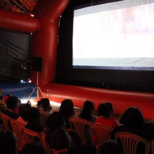 Imagem da notícia Prefeitura de Jahu traz cinema itinerante em comemoração ao aniversário da cidade - FOTOS