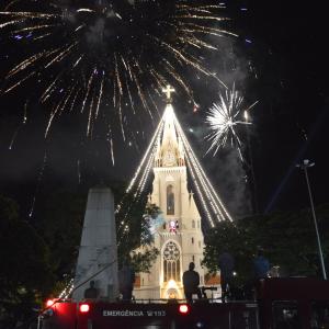 Imagem da notícia NATAL: Descida do Papai Noel na Praça Siqueira Campos - FOTOS