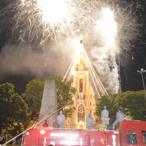 Imagem da notícia NATAL: Descida do Papai Noel na Praça Siqueira Campos - FOTOS