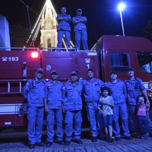 Imagem da notícia NATAL: Descida do Papai Noel na Praça Siqueira Campos - FOTOS