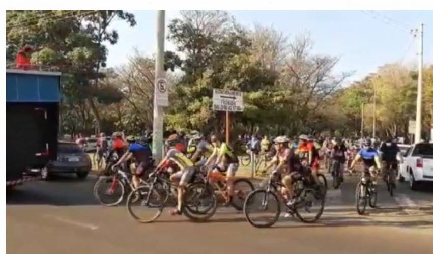 PASSEIO CICLÍSTICO COMEMORA ANIVERSÁRIO DA CIDADE