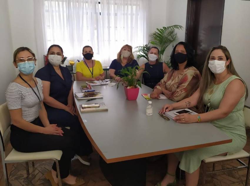 SECRETARIAS SE UNEM EM PROL DE ATENDIMENTO À GESTANTE DE BAIXO RISCO