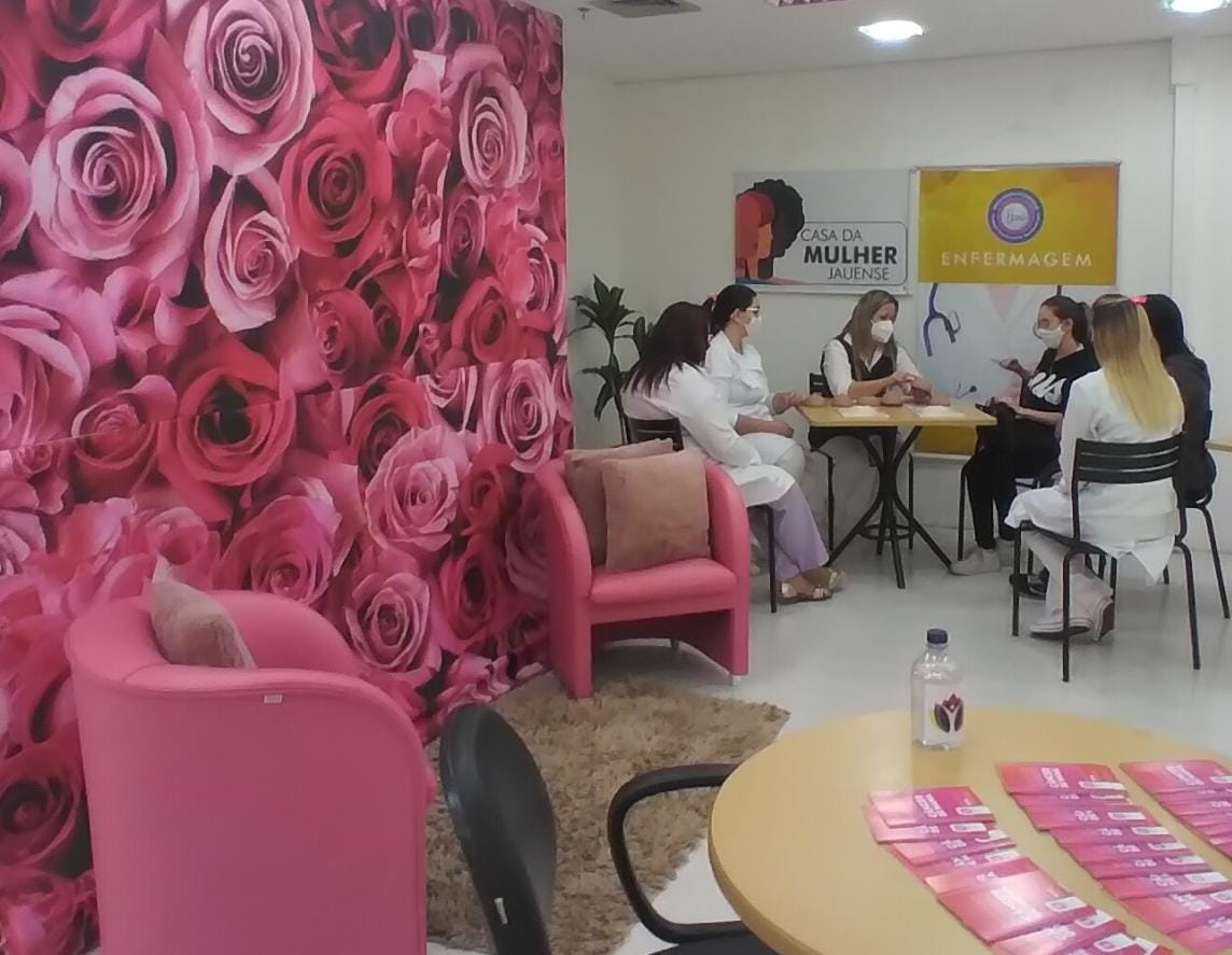 SECRETARIA OFERECE ORIENTAÇÃO SOBRE AUTOEXAME DAS MAMAS