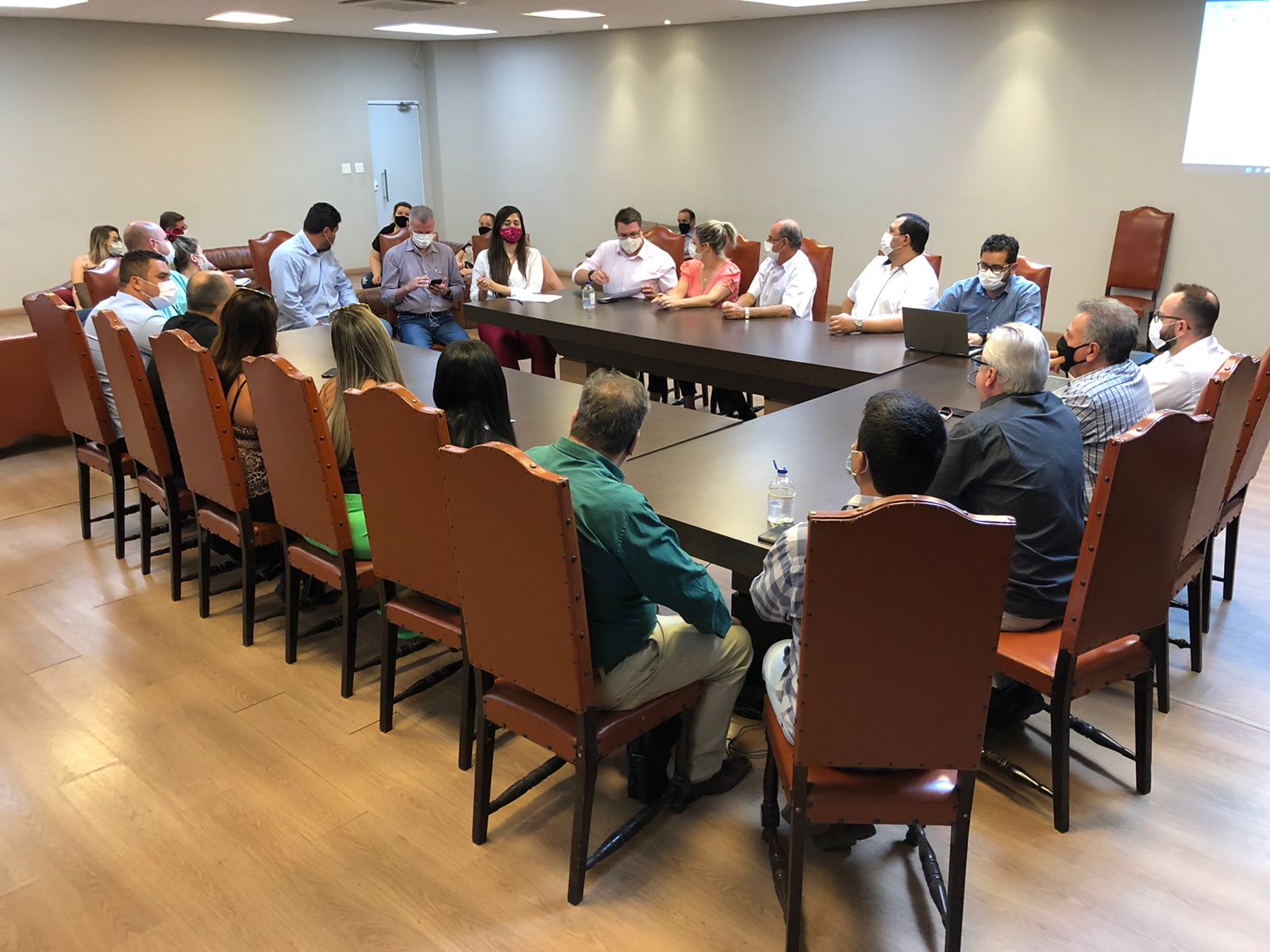 MUNICÍPIOS DO CONSÓRCIO INTERMUNICIPAL TIETÊ-PARANÁ SE REÚNEM EM JAHU