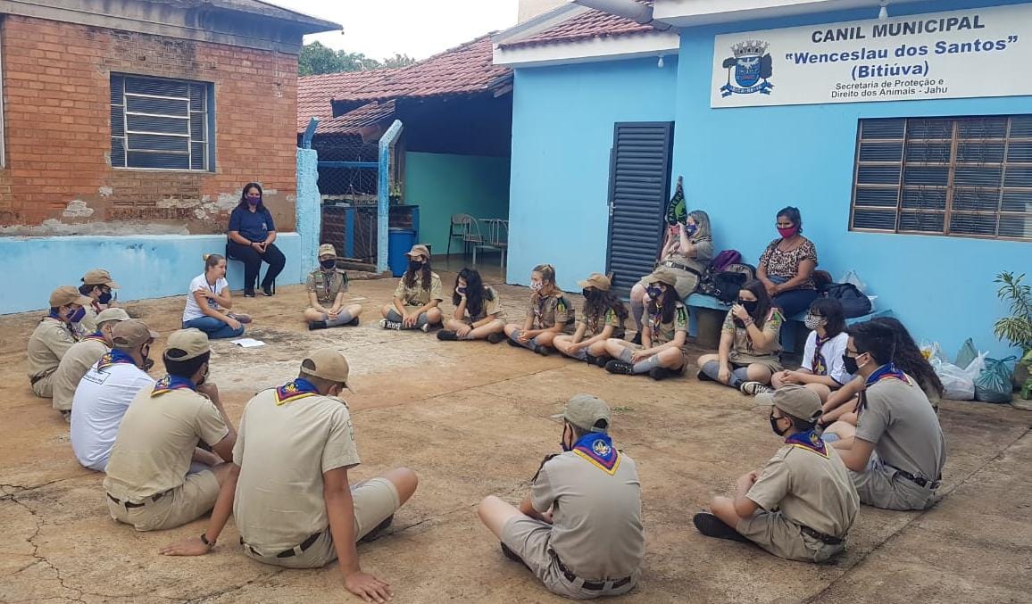 ESCOTEIROS PARTICIPAM DE PALESTRA SOBRE GUARDA RESPONSÁVEL E MAUS-TRATOS