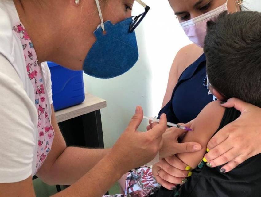 JAHU INICIA VACINAÇÃO DE CRIANÇAS COM COMORBIDADES