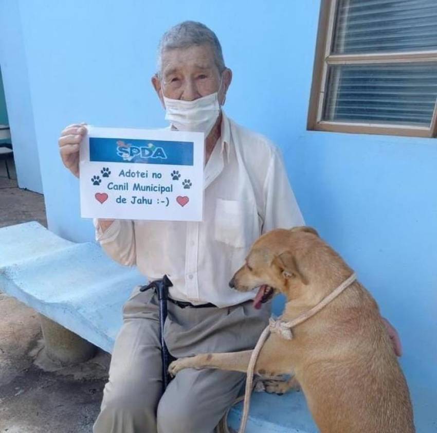 MILA FINALMENTE ENCONTRA SEU TUTOR AMIGO