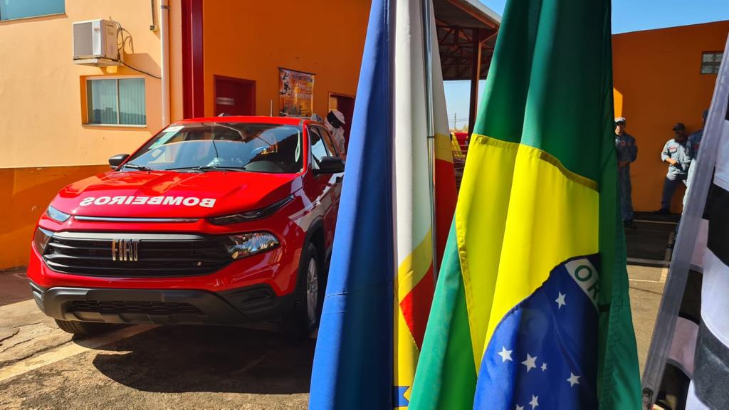 PREFEITURA RECEBE NOVA VIATURA PARA O CORPO DE BOMBEIROS