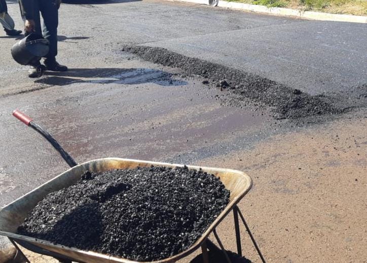 PREFEITURA INICIA INSTALAÇÃO DE LOMBADAS NA AVENIDA JOÃO FRANCESCHI