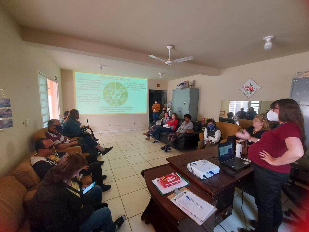 PREFEITURA E AMAI FALAM SOBRE RESÍDUOS SÓLIDOS