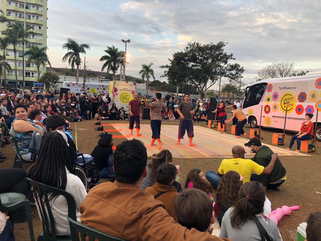 ATIVIDADES CULTURAIS LEVAM POPULAÇÃO AO PARQUE DO RIO JAHU