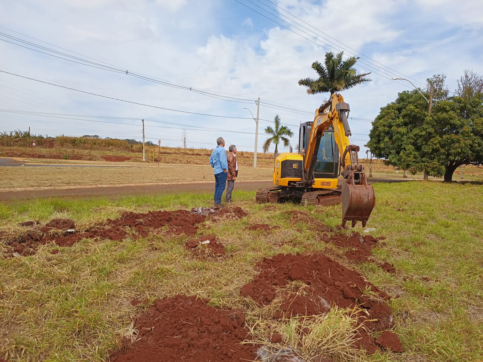 PREFEITURA INICIA OBRA DE CONSTRUÇÃO DE MURO DO RECINTO DA EXPO
