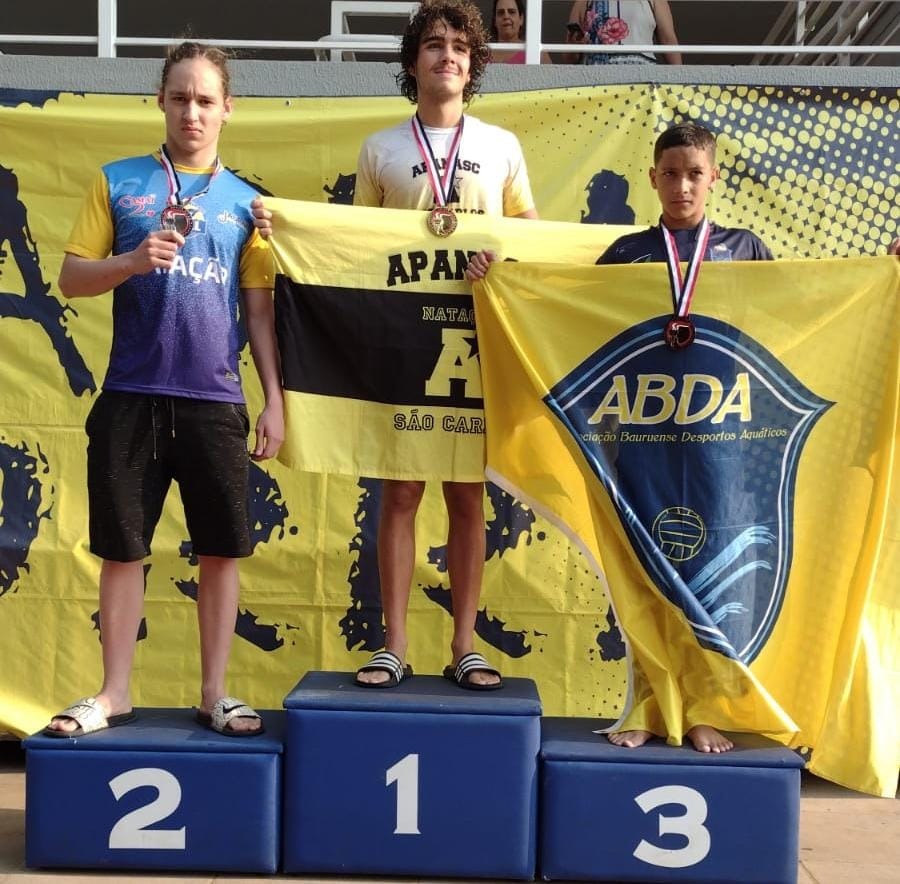 JOGOS REGIONAIS: JAUENSE CONQUISTA TRÊS MEDALHAS NA NATAÇÃO
