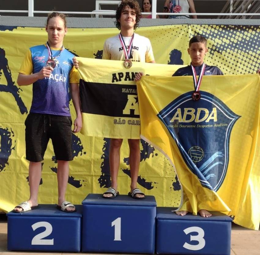 JOGOS REGIONAIS: JAUENSE CONQUISTA TRÊS MEDALHAS NA NATAÇÃO