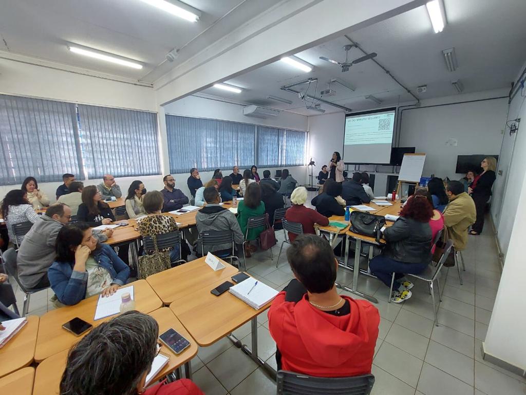 PREFEITURA PARTICIPA DE CAPACITAÇÃO PARA ENFRENTAMENTO DA VIOLÊNCIA CONTRA MULHER