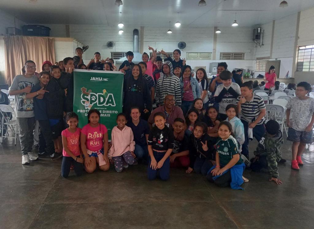 MAUS-TRATOS E MANEJO DE ANIMAIS SÃO TEMAS DE ABORDAGENS