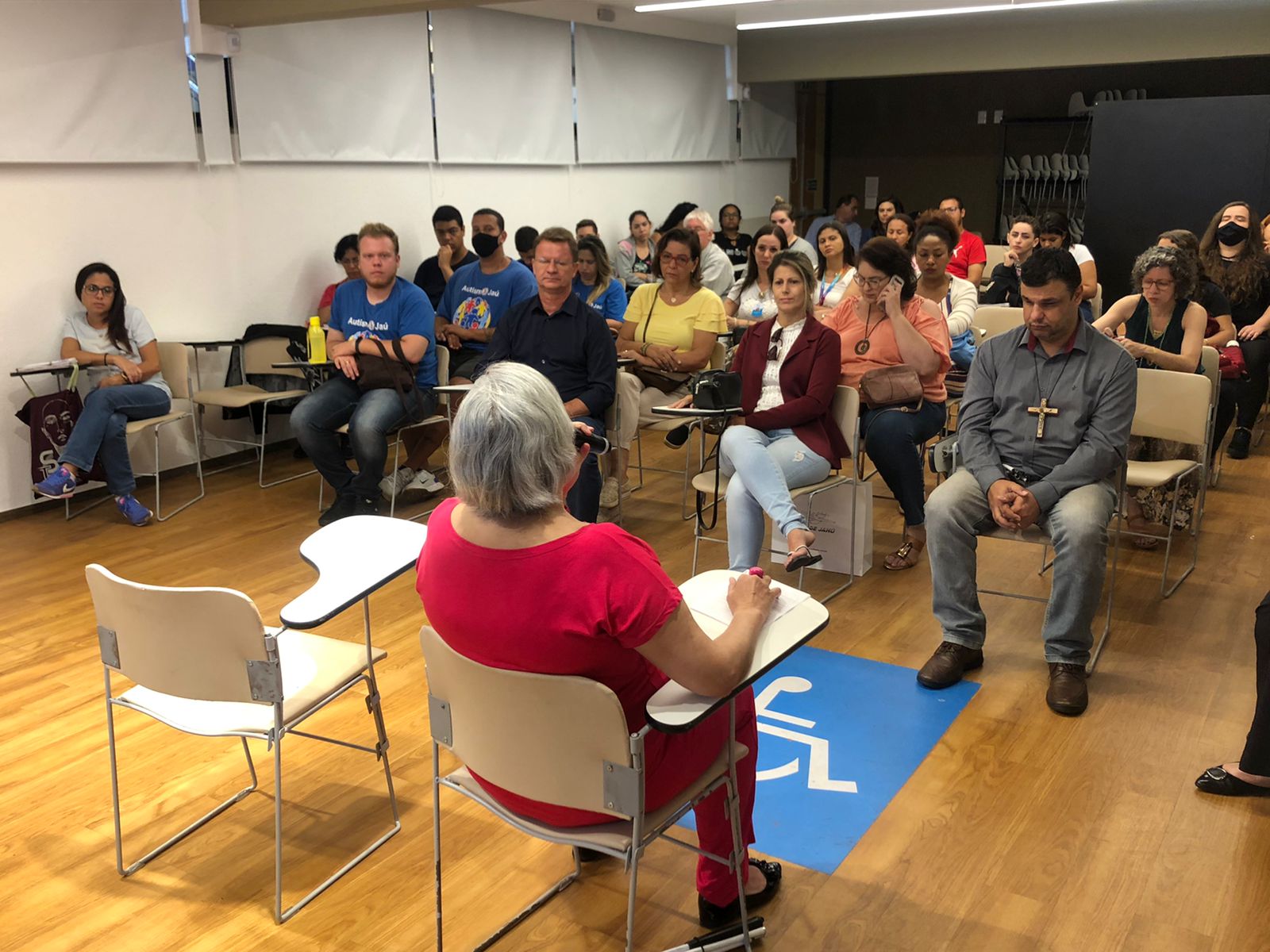 CIEJ - TECNOLOGIA NA VIDA DE PESSOAS COM DEFICIÊNCIA