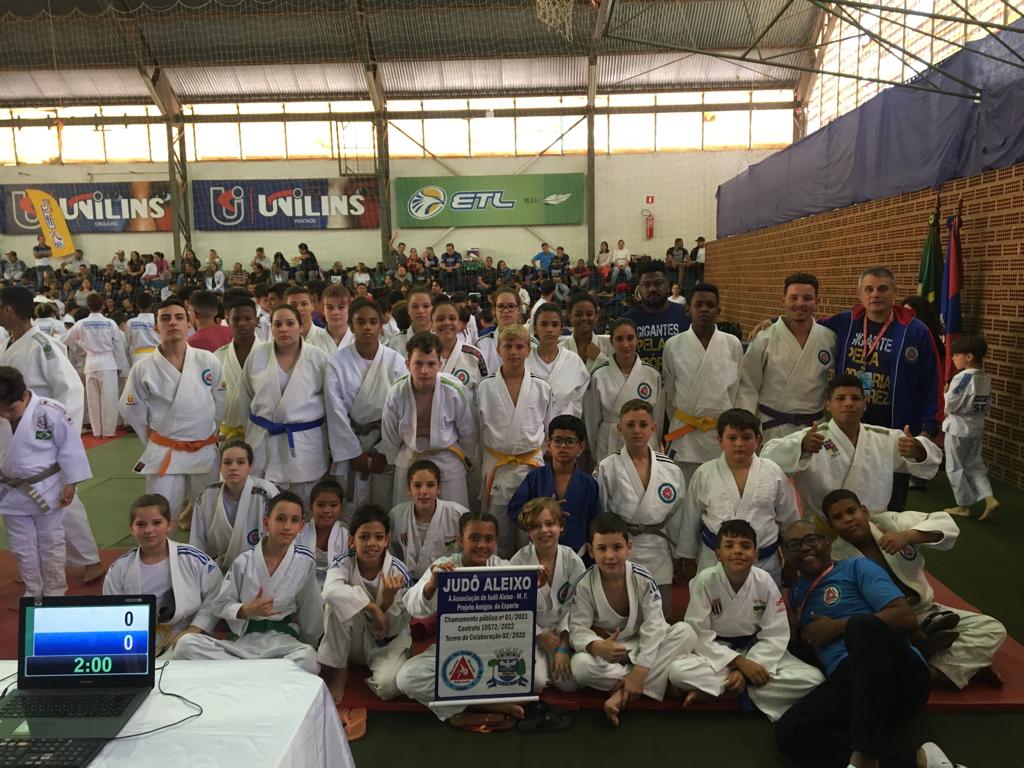 JAHU CONQUISTA 32 MEDALHAS EM TORNEIO DE JUDÔ