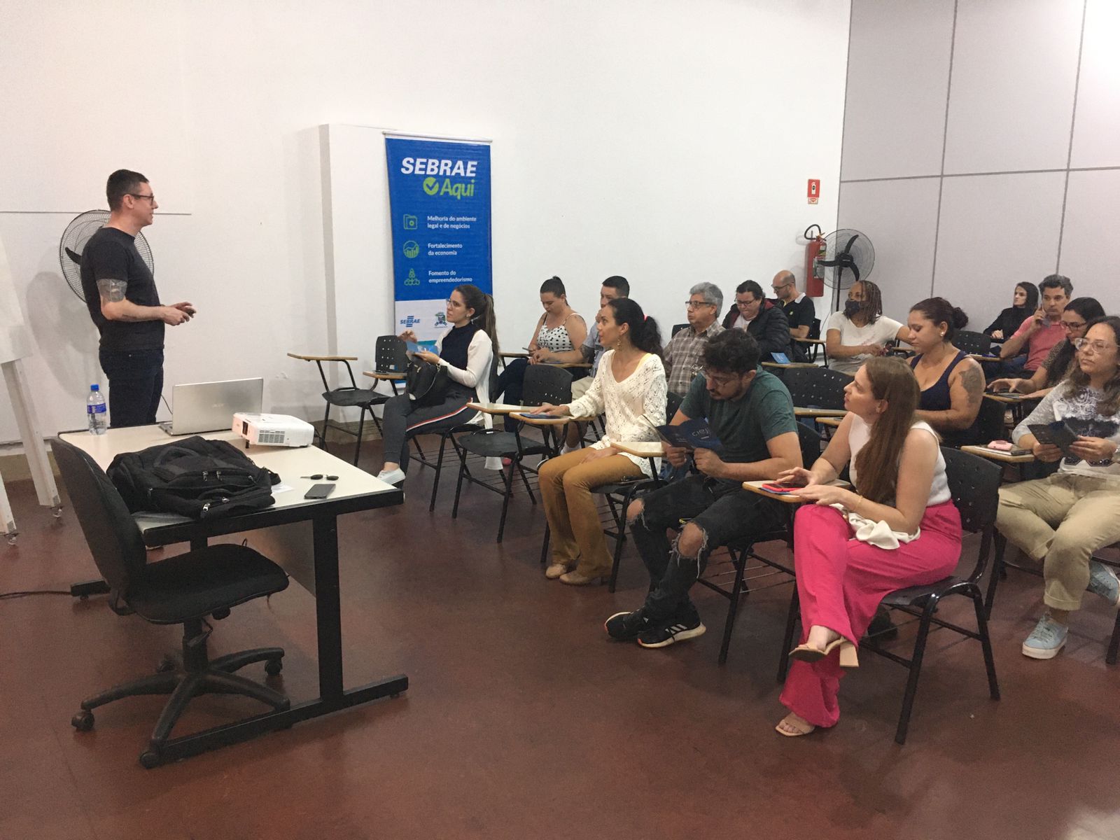 CIEJ - VISUAL MERCHANDISING E LOJA MODELO