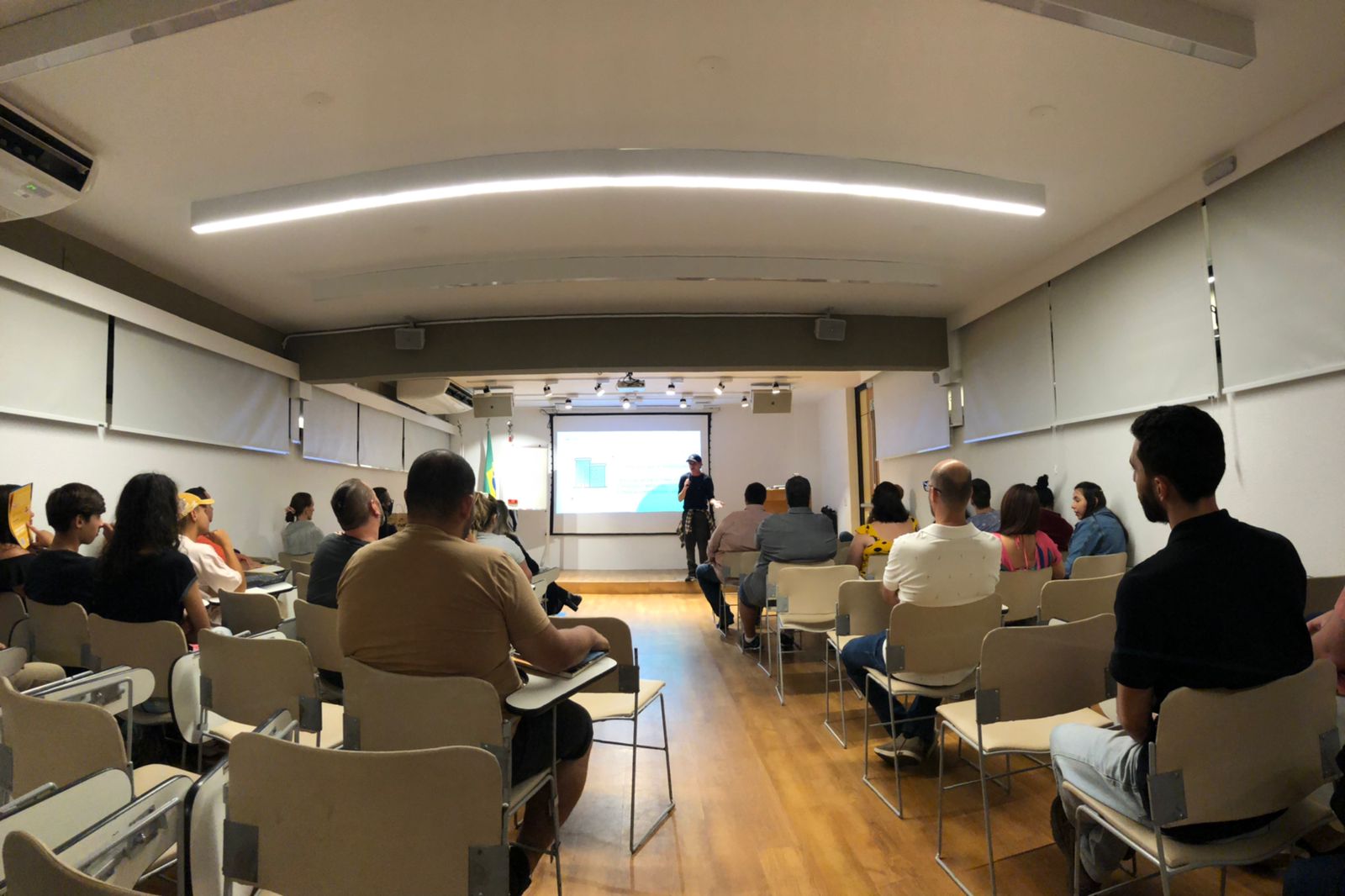 CIEJ - Picth Start: Como encantar pessoas com sua apresentação defendendo sua ideia de projeto