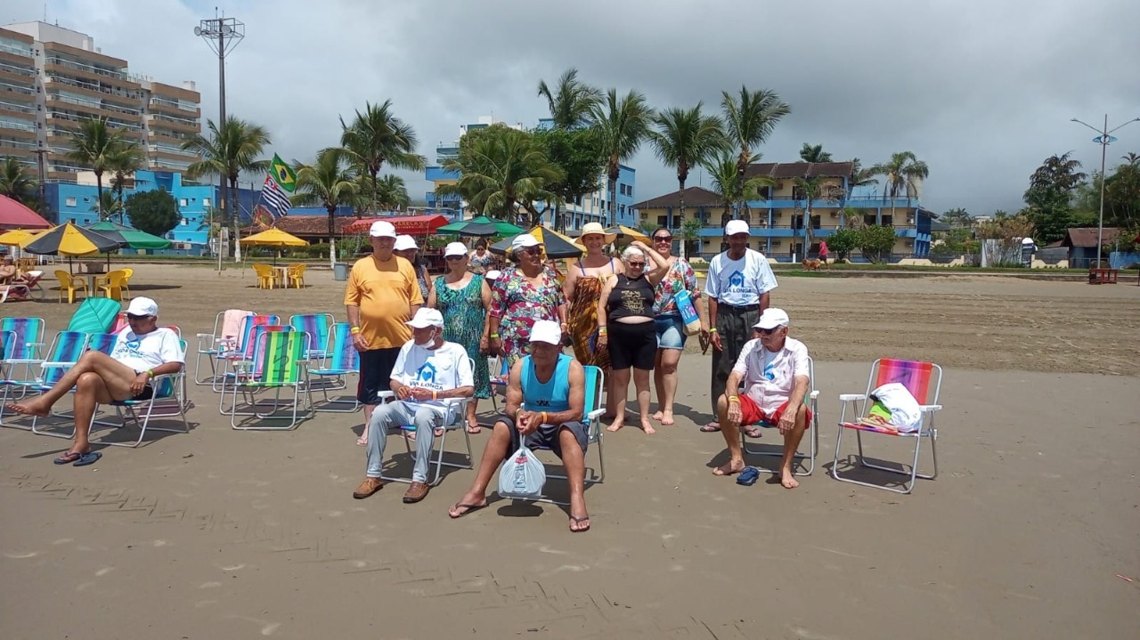 MORADORES DA VILA DIGNIDADE VÃO À PRAIA