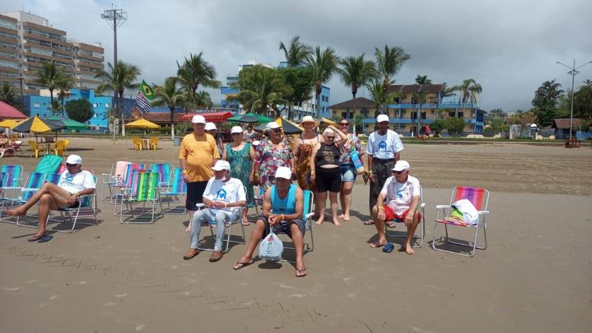 MORADORES DA VILA DIGNIDADE VÃO À PRAIA